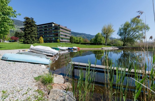 Bodensdorf Apartment | MOOKI Beach Apartment with own beach