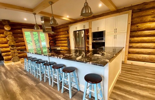 Muskoka Lakes House | Moon River Ridge