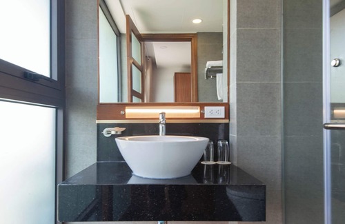 Tay Ho Hotel | Moon West Lake Residence