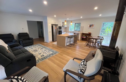 Daylesford House | Moonlight - Charming retreat | 10 mins from Hepburn Springs Spa | Fireplace