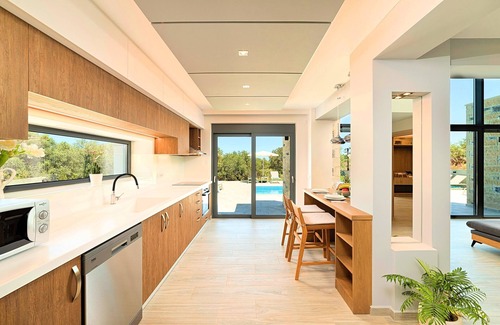 Mathes Villa | Moonlight Maxima Villa Heated Pool
