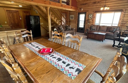 Ennis Cabin | Moonlight Ridge Cabin