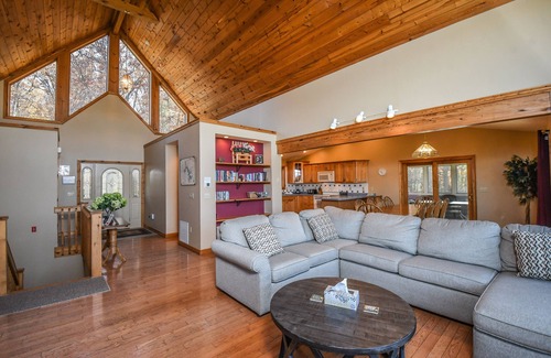 Waterfront Greens House | Moonrise Retreat | Lake Access, Private Pool!