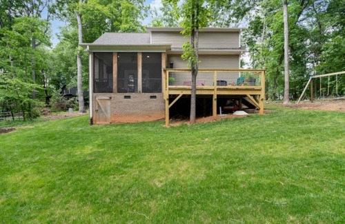Mount Mourne House | Mooresville Home -1 min to lake access