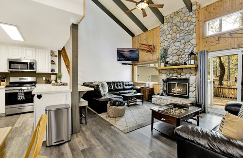 Summit Estates Cabin | Moose-in' Around