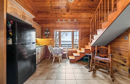 Ellsworth House | Moose Lodge on the Lake