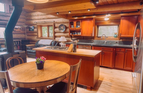 Fairbanks Cabin | Moose Mountain Cabin - Cozy Retreat with Aurora Views