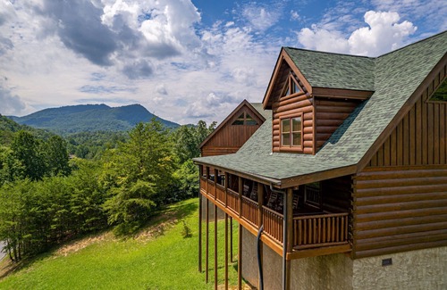 Sevierville Cabin | MooseBehaving - Two Bedroom Cabin