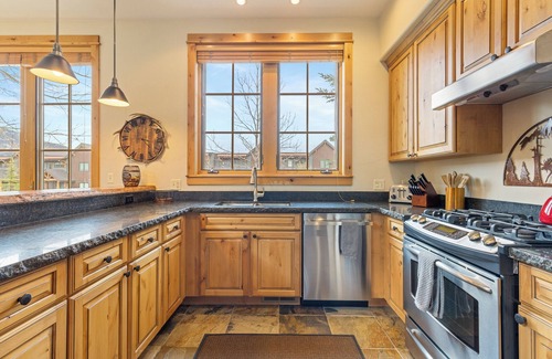 Big Sky Condo | Moosehead Lodge | Big Sky Town Center