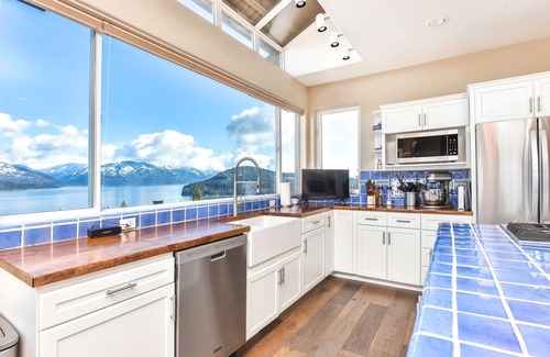 Sandpoint Ski Chalet | Moosewood Haven w/Private Island