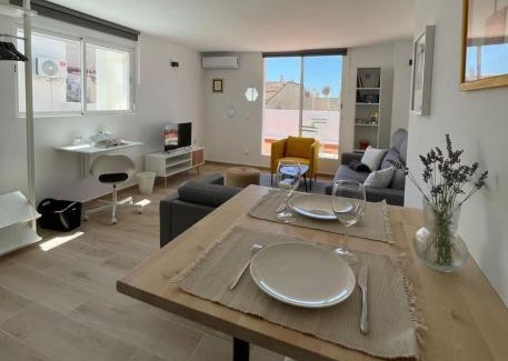 Godella Apartment | More then a bright studio