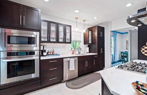 Moreland Hills Apartment | Moreland Hills Cottage|Game Room|Fire Pit|Sleeps 8