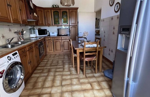 Moriani-Plage Apartment | MORIANI PLAGE: 3BR Apt, 6 guests, AC, parking, close to beach