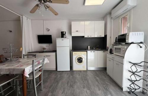 Moriani-Plage Apartment | MORIANI PLAGE Studio climatisé 4 pers B2