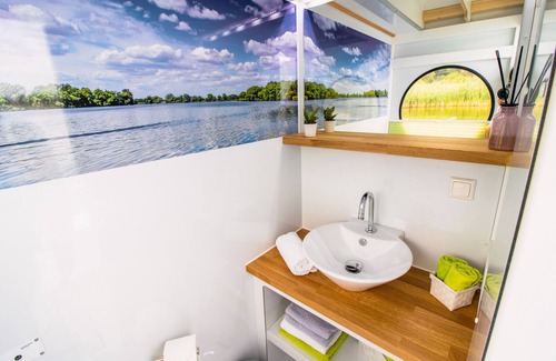 Schmoeckwitz House | Moritz - a holiday home very close to the water - with a lakeside terrace