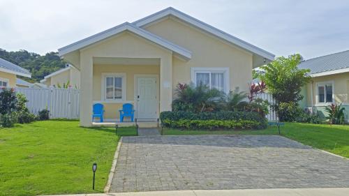 Lucea Apartment | Moss Ocean Lodge