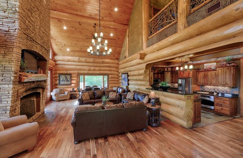 Gatlinburg - Pigeon Forge Cabin | Most Luxurious Lodge in all Sevier County!