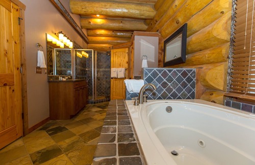 Gatlinburg - Pigeon Forge Cabin | Most Luxurious Lodge in all Sevier County!