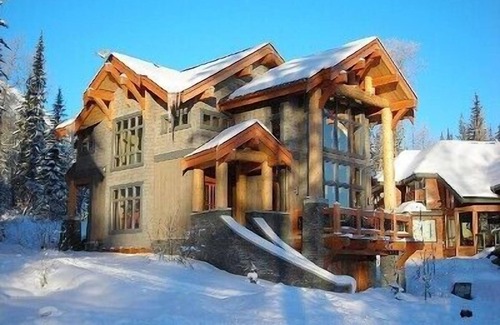Golden House | Most Luxurious Ski-in/Ski-Out Chalet @Kmhr- 2800 Sft,4 BR,4 BA