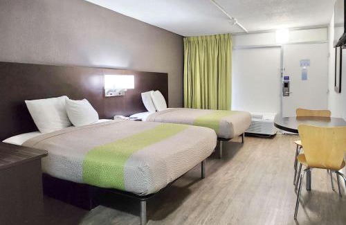 Columbus Hotel | Motel 6-Columbus, GA - Downtown