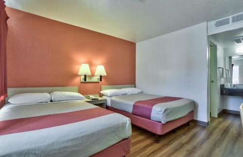 Flagstaff Hotel | Motel 6-Flagstaff, AZ - Butler
