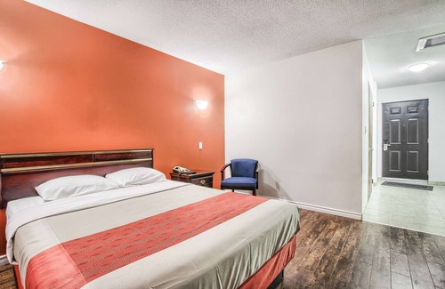 Windsor Hotel | Motel 6 Windsor, ON