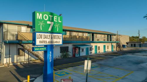 Mesa Hotel | Motel 7 By OYO Near Phoenix Airport