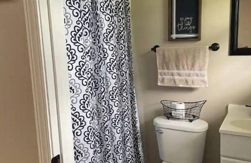 Gilbertsville Hotel | Motel at Kentucky Lake. The Cozy room.