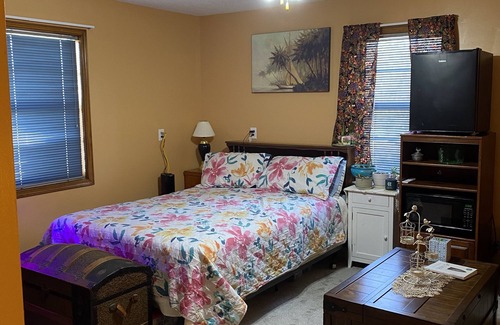 Mountain Home Apartment | Mother in laws quarters. Quiet neighborhood . Close to two lakes and 3 rivers