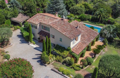Les Baraques House | Mougins Magnificent Villa with Pool and Tennis