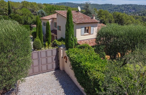 Les Baraques House | Mougins Magnificent Villa with Pool and Tennis