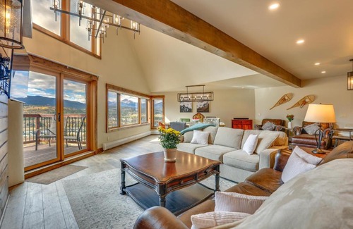 Fraser Apartment | Mountain Adventure Home Base - Ski, Hike and Chill!
