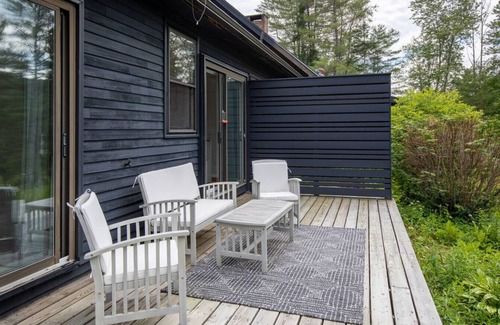 Moscow House | Mountain and Lake Views - Private Sauna - Game Room - Private Deck