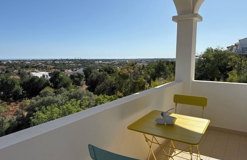 Loule House | Mountain, beach and golf retreat. Gardens and swimming pools and entertainment