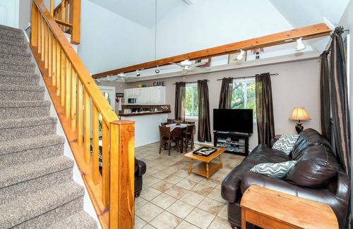 Canyon Lake Cabin | Mountain Breeze Cabin - 23 Acres