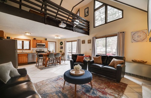 Hamlin House | Mountain Chalet Retreat 4 bedrooms,3 baths,hot tub, sauna, game room, firepit
