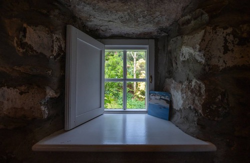 Rhyd-y-clafdy Cottage | Mountain Cottage - sleeps 7 guests in 3 bedrooms