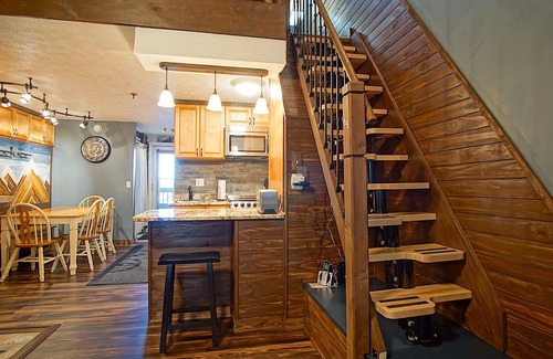 Snowshoe Condo | Mountain Crest 35 The Tree House at Snowshoe Superb And Comfy Sleeps 6