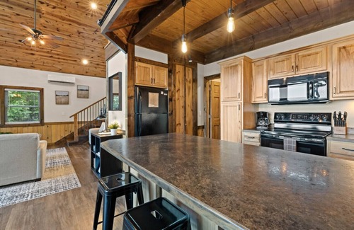 Jasper Cabin | Mountain Crest Cabin-Relaxing Vacation in Jasper
