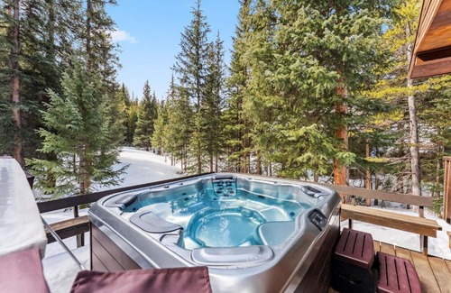Blue River House | Mountain Escape with Hot Tub and Lounge Area