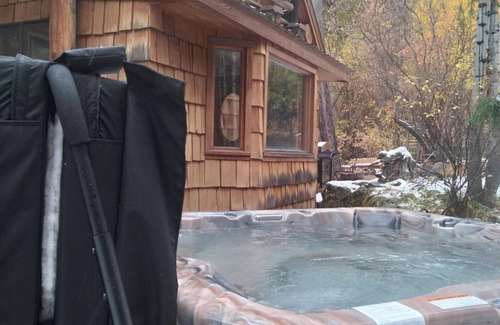 Hamilton House | Mountain Getaway Log Cabin