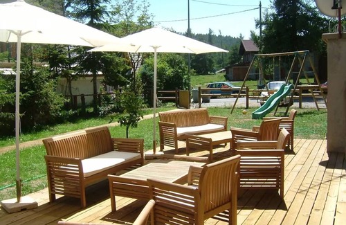 Guillaumes Hotel | Mountain Getaway Perfect for Families | Steps from Ski Elevators