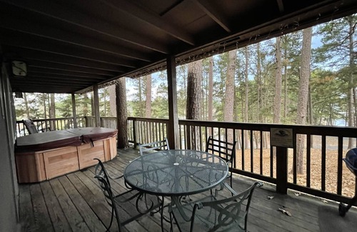 Mount Ida Cottage | Mountain Harbor Lodge cottage on Lake Ouachita by RedAwning