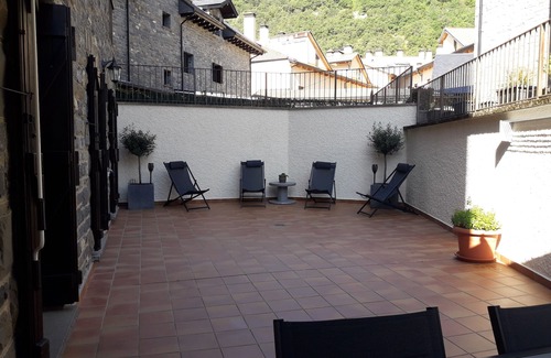 Biescas Apartment | Mountain in the Aragonese Pyrenees, Skiing, Snow, Hiking and Nature