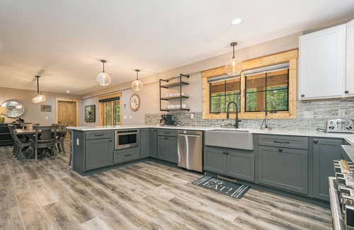 Oakland House | Mountain Laurel: New, Lake Access w. Dock Slip, Hot Tub, Dogs OK