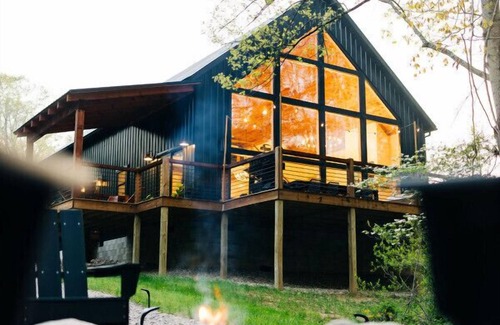 McArthur Apartment | Mountain Luxury Design + Barrel Sauna | Hot Tub | Fire Pit | Private Hiking Trails