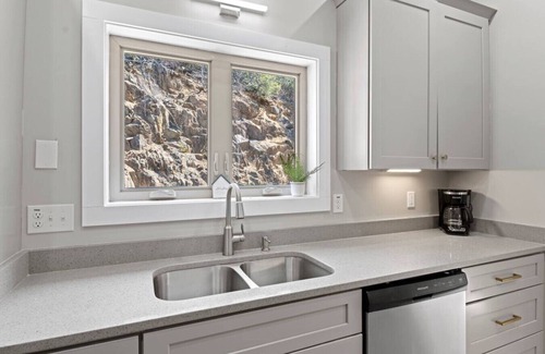 Sylva Condo | Mountain Magic, King Suite, and Mountain View!