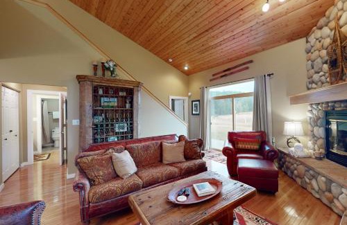 Big Sky House | Mountain Meadow Retreat