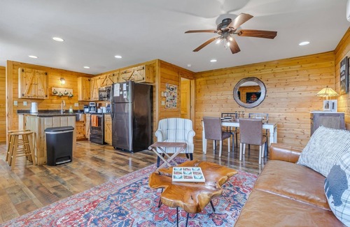 Stanardsville Cabin | Mountain Mist | 2 Bed, 2 Bath