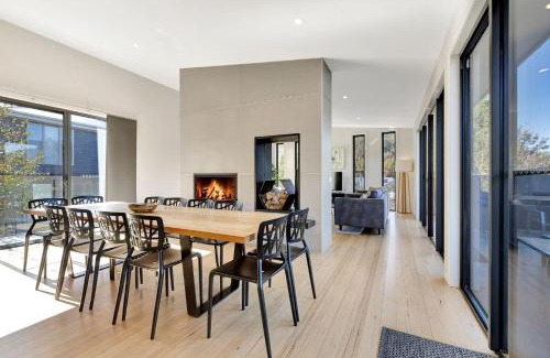 Bright House | Mountain Mist Retreat - 6 Bedrooms